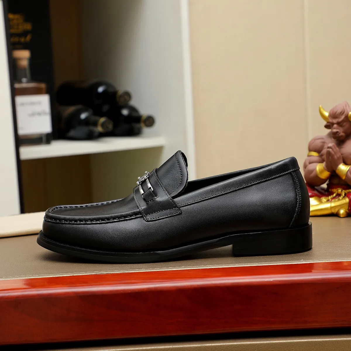 Men's men's shoes💰460💰💰Gucci official website men's business formal leather shoes updated💥Hong Kong counters synchronize new styles💥completely one-to-one replica shipment👍zero gap in counter quality 0⃣️made of imported cowhide on the outside+water-dyed🐂leather lining, color optional! Matching code 38-45